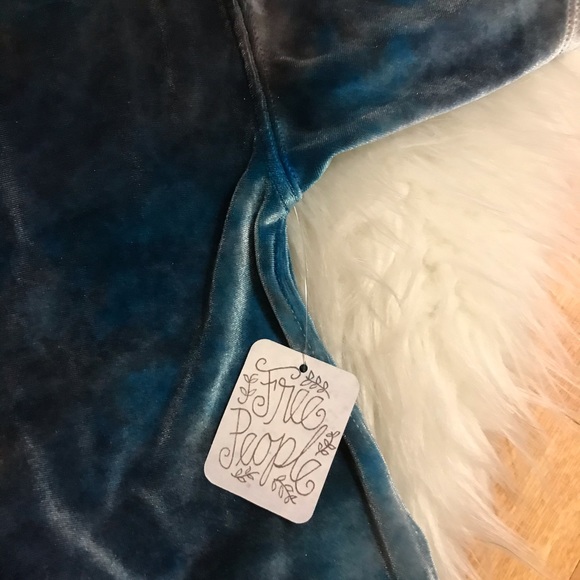 NWOT Free People Velvet Blue Tyedye Cropped Tee - Picture 2 of 4